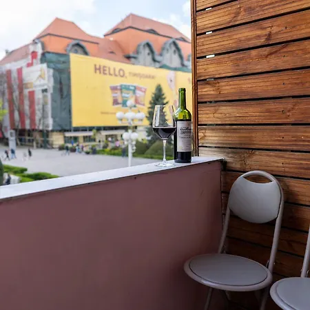 Ultracentral Retreat - Victory Square Views & Style Apartment Timisoara
