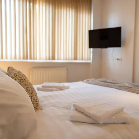 Ultracentral Retreat - Victory Square Views & Style * Timişoara