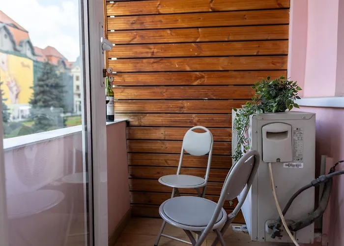 Apartment Ultracentral Retreat - Victory Square Views & Style Timişoara