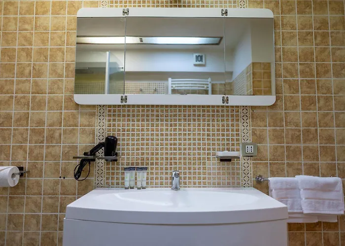 Apartment Ultracentral Retreat - Victory Square Views & Style Timişoara