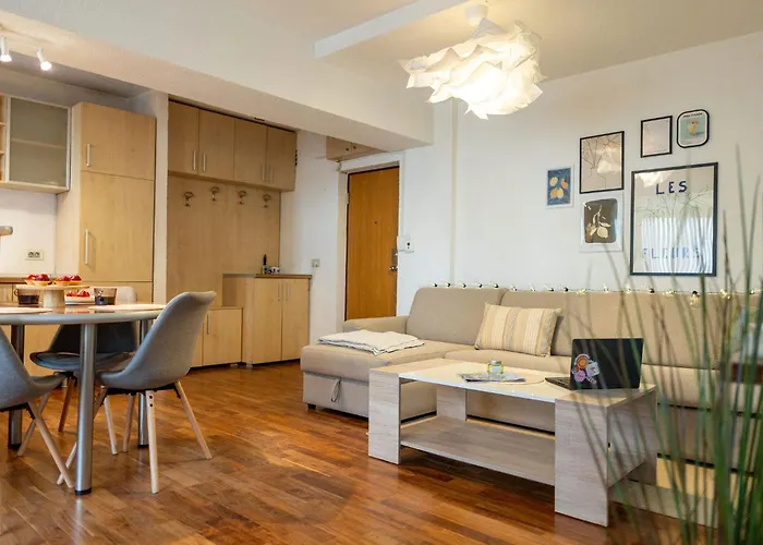 Ultracentral Retreat - Victory Square Views & Style טימישוארה