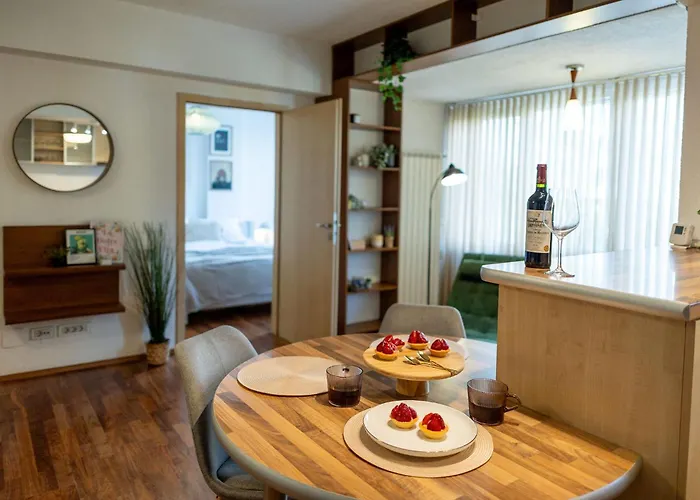 Ultracentral Retreat - Victory Square Views & Style טימישוארה