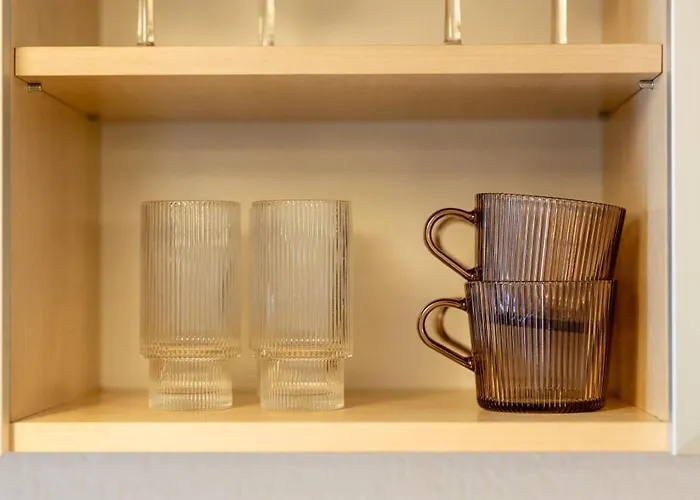 דירה Ultracentral Retreat - Victory Square Views & Style